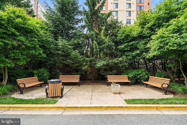 Building Photo - 11801 Rockville Pike