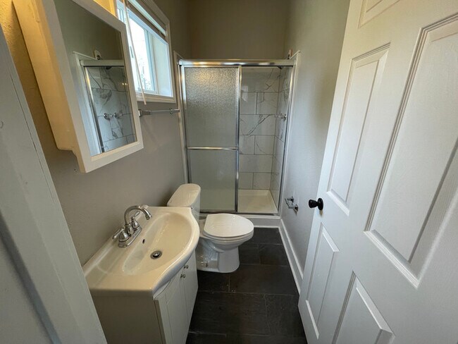 Building Photo - Cozy and spacious Garfield Park 3BD/1.5 BA...