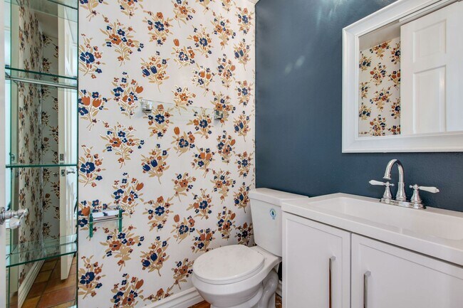 Building Photo - Stunning Ocean Front Oasis! 3 bedroom 2 bath condo with private steps to beach!