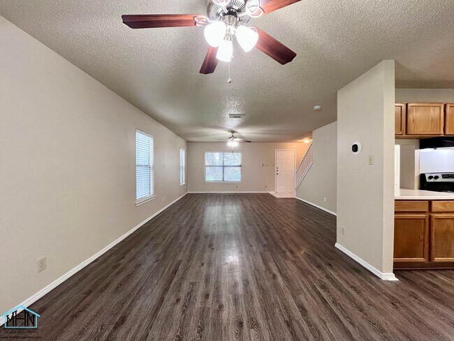 Building Photo - 8143 Chestnut Manor Dr