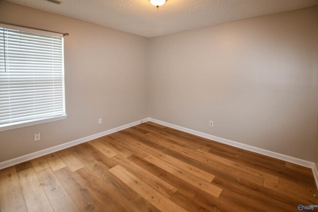 Building Photo - 108 Portal Ln
