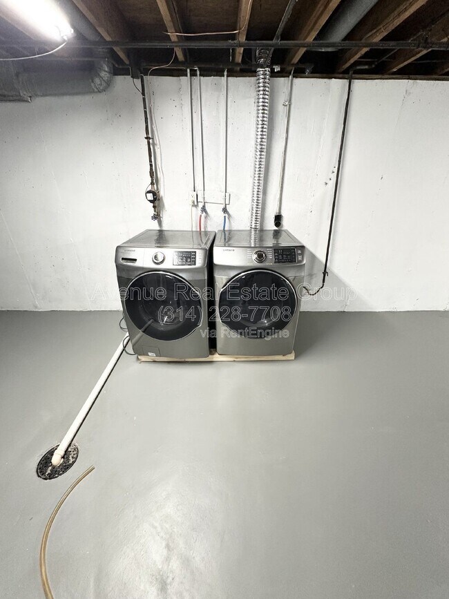 Building Photo - 12154 Parkwood Pl