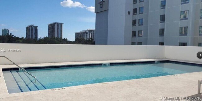 Building Photo - 1723 SW 2nd Ave