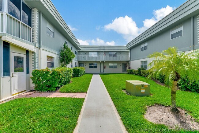 Building Photo - 89 Flanders Dr