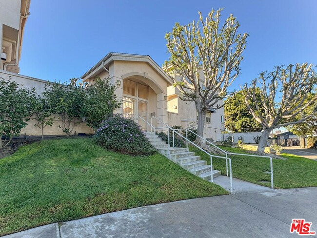 Building Photo - 5730 S Glennie Ln