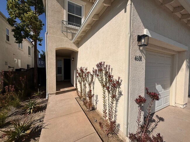 Building Photo - Newly Renovated Modern 3-Bedroom Home with...