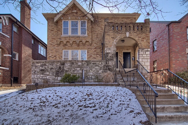 Building Photo - 7232 Dartmouth Ave