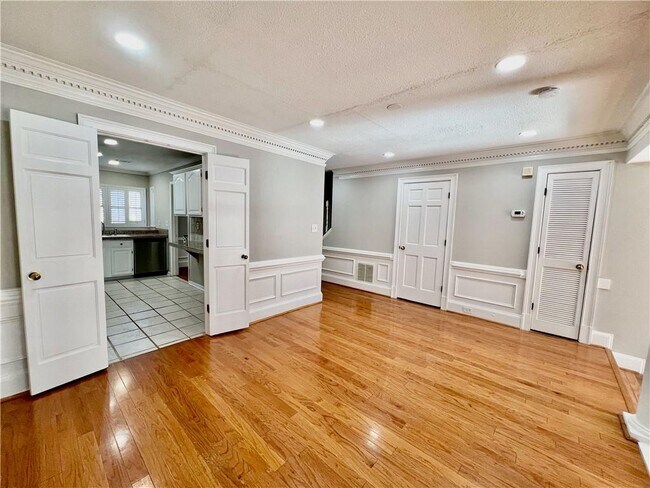 Building Photo - 215 Brantley Rd