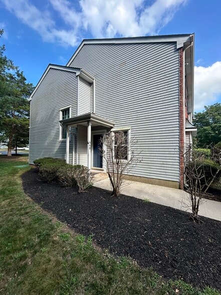 Building Photo - 448 Saint Giles Ct
