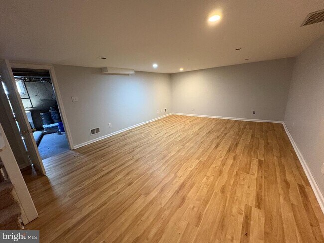 Building Photo - 2515 Woodleigh Rd