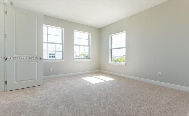 Building Photo - 3701 Greenway Dr