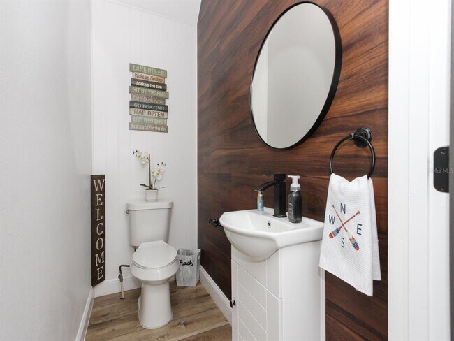 Building Photo - 687 Statenville Ct