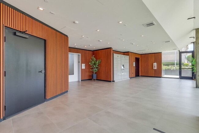 Building Photo - Brand New Loft in Prime Koreatown with DTLA Skyline Views Available! Must See! Call Today