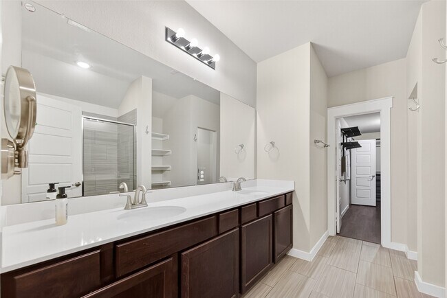 Building Photo - 12322 Sabine Point Dr