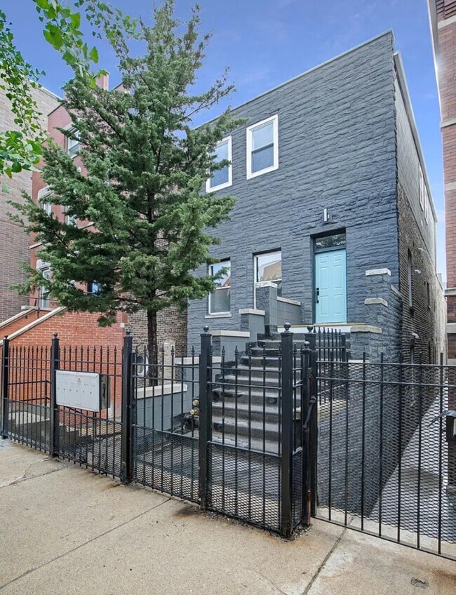 Building Photo - 1244 N Bosworth Ave