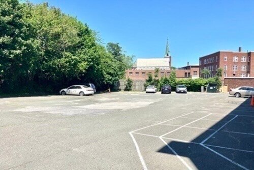 Building Photo - 50 Baldwin St