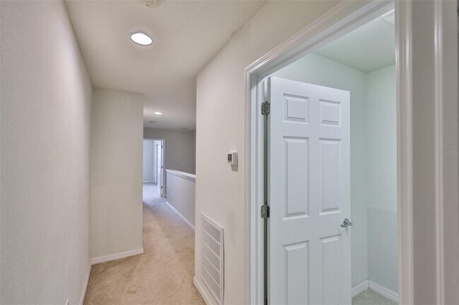 Building Photo - 9160 Hillcroft Dr