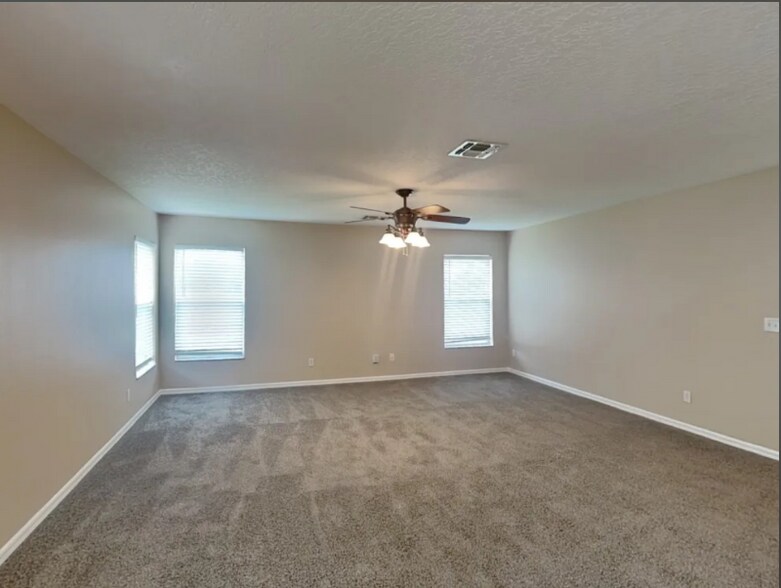 Building Photo - 88 Windrose Dr