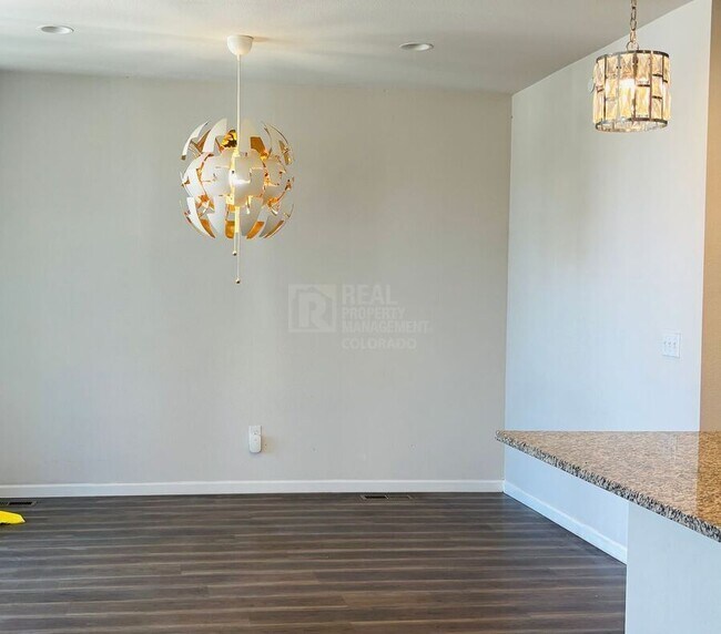 Building Photo - 9150 W 100th Way