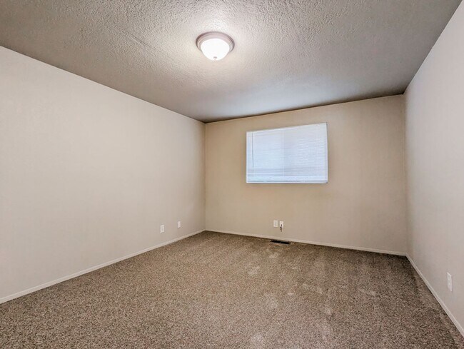 Building Photo - 5327 Glenwood Ave