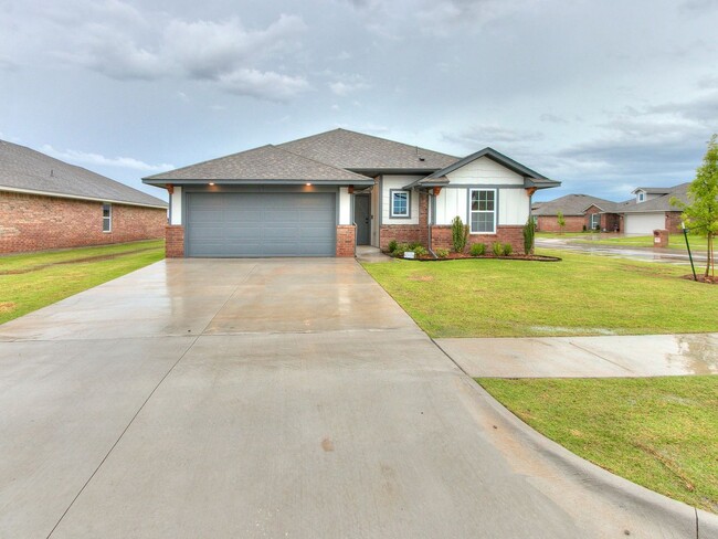 Building Photo - 1ST MONTH FREE