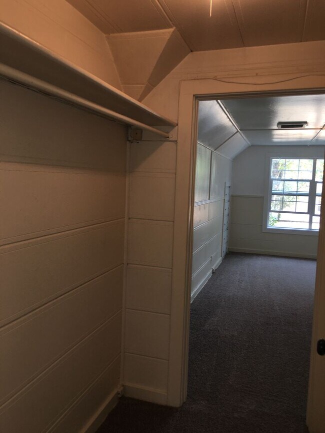 Building Photo - 2288 Hilyard St