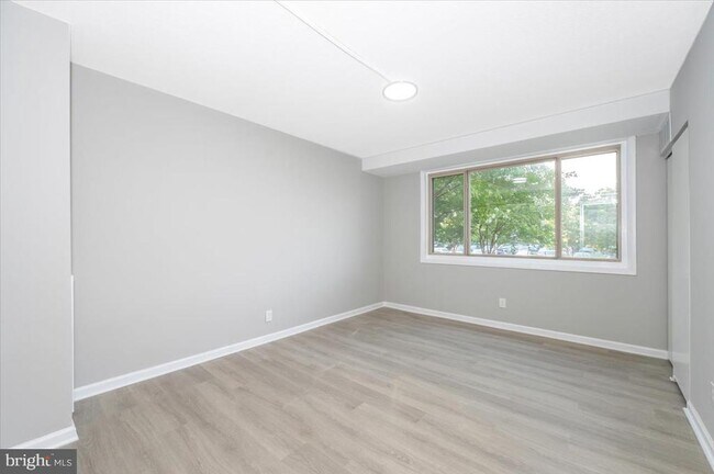 Building Photo - 4410 Oglethorpe St