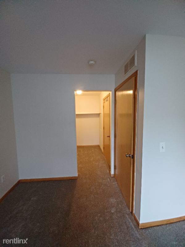 Building Photo - 2 br, 1 bath Condo - 2222 Frazho Rd