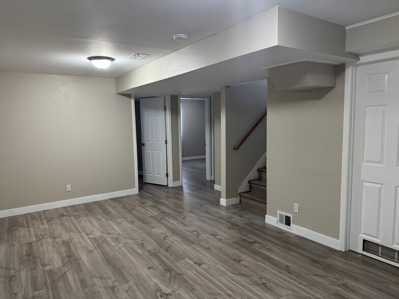 Building Photo - 10462 Washington Way