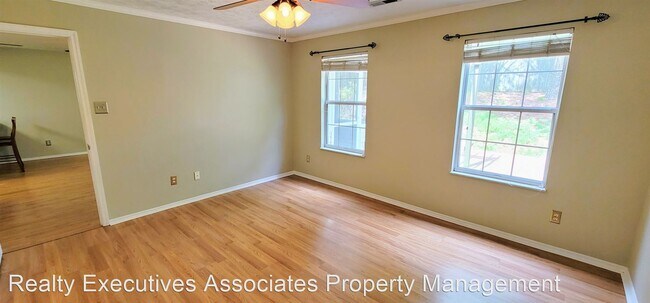 Building Photo - 3 br, 2.5 bath House - 829 Ashley Michelle...