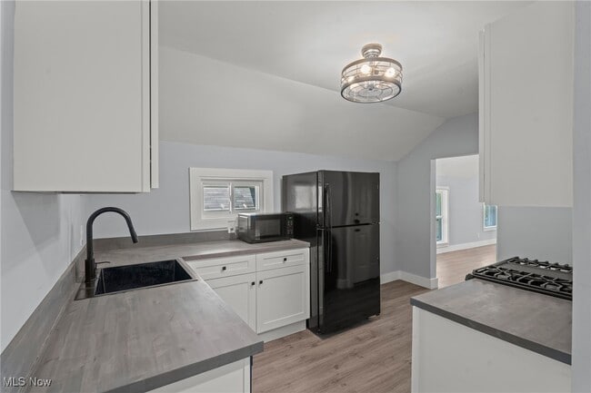 Building Photo - 1426 Starkweather Ave
