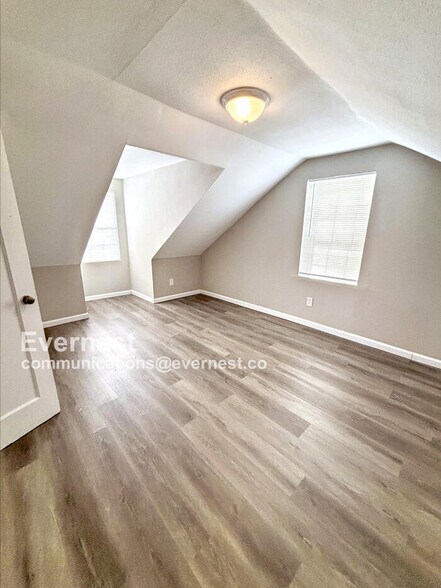 Building Photo - 1131 N Florissant Rd