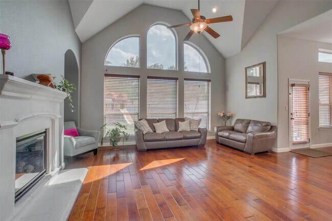 Building Photo - 12221 Montclair Bend