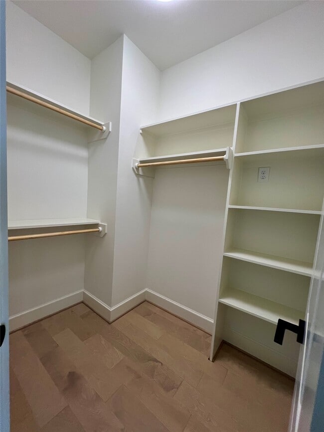 Building Photo - 2017 Lou Ellen Ln