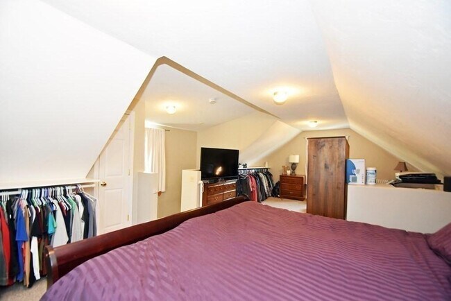 Building Photo - 90 High St