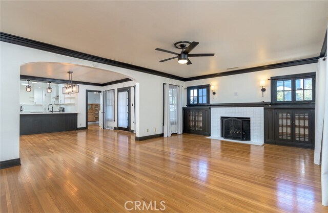 Building Photo - 5124 N Maywood Ave