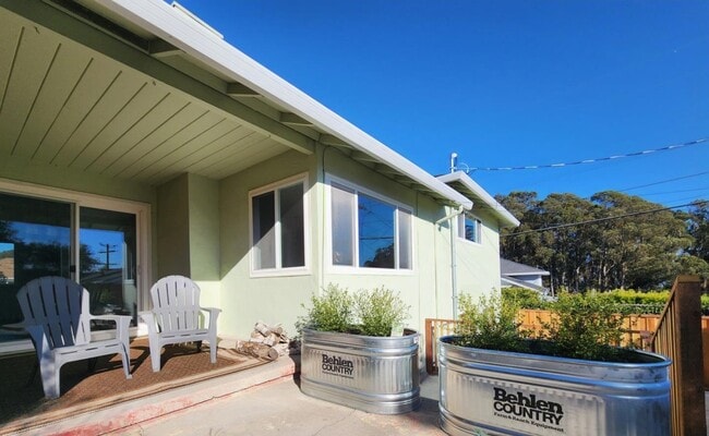 Building Photo - 2209 Hamilton Ave