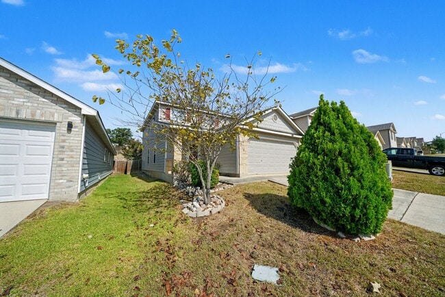 Building Photo - Beautiful 4-Bedroom Home in Bulverde Villa...