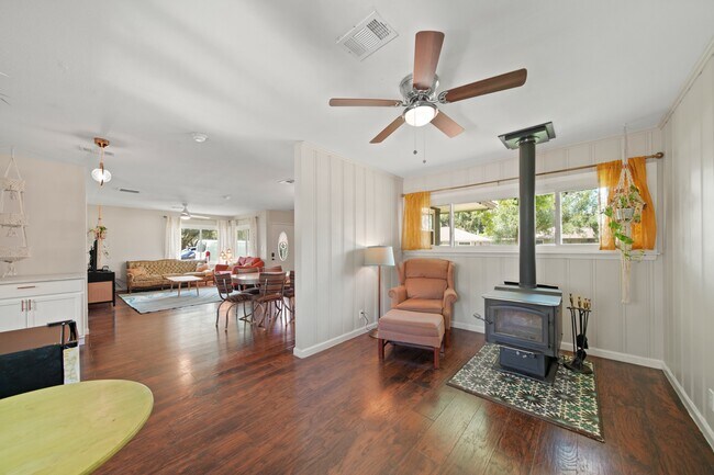 Building Photo - 5411 Meadow Creek Ln