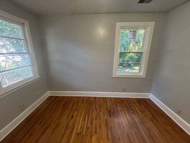 Building Photo - 9 Kolob St