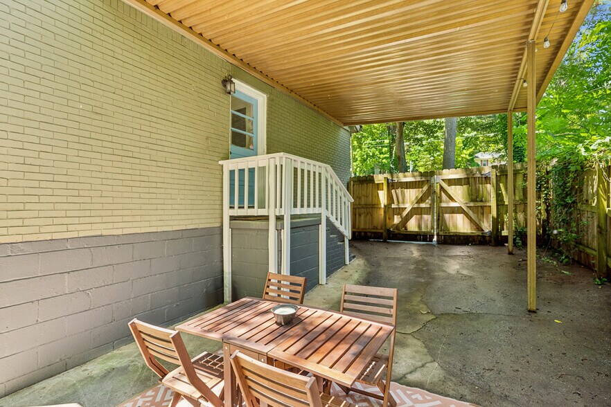 Building Photo - 1410 Cobb Branch Dr