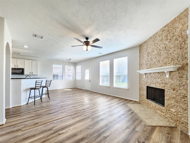 Building Photo - 21827 Sierra Long Dr