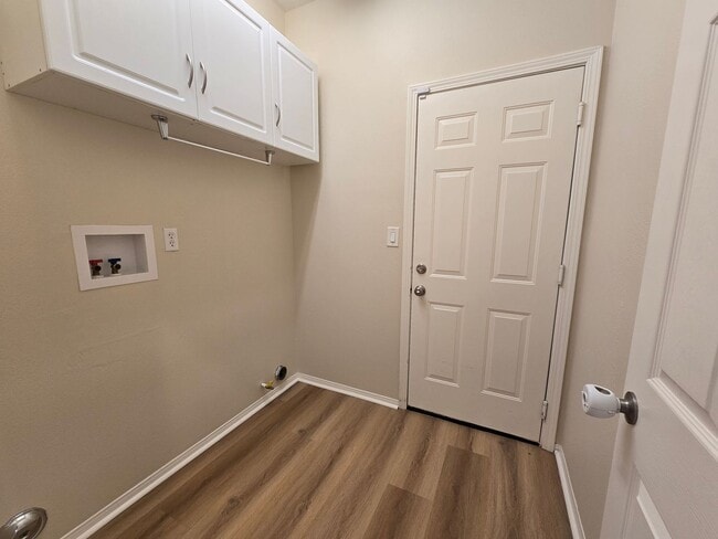 Building Photo - 42534 Coronet Ct