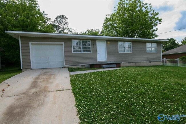 Building Photo - 3423 Rosedale Dr NW