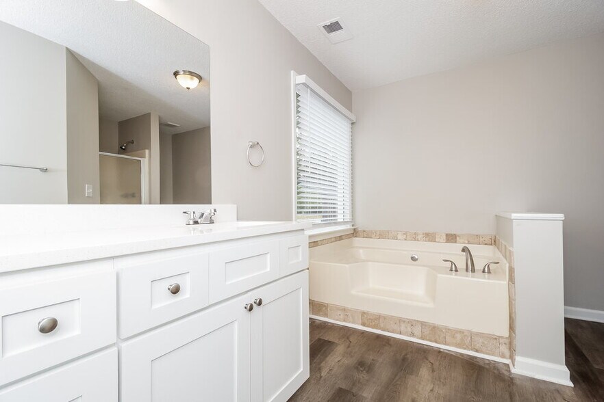 Building Photo - 4891 Country Cove Way