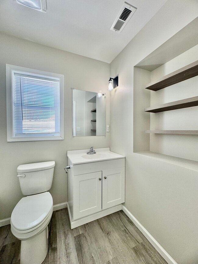 Building Photo - 1070 Hightop Rd