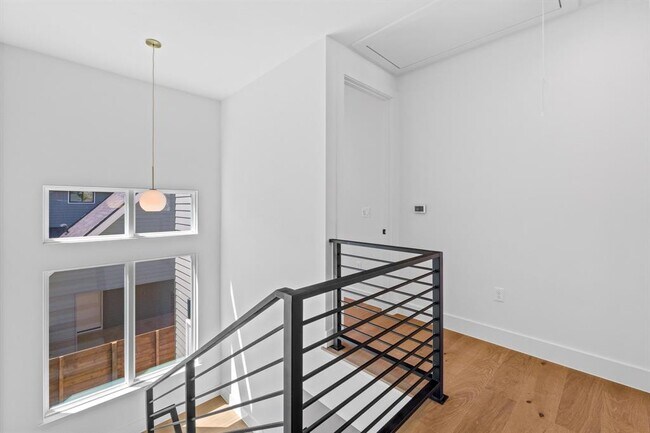 Building Photo - 4525 S 3rd St