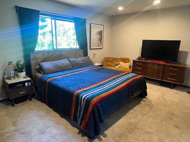 Building Photo - 17221 SE Oatfield Rd