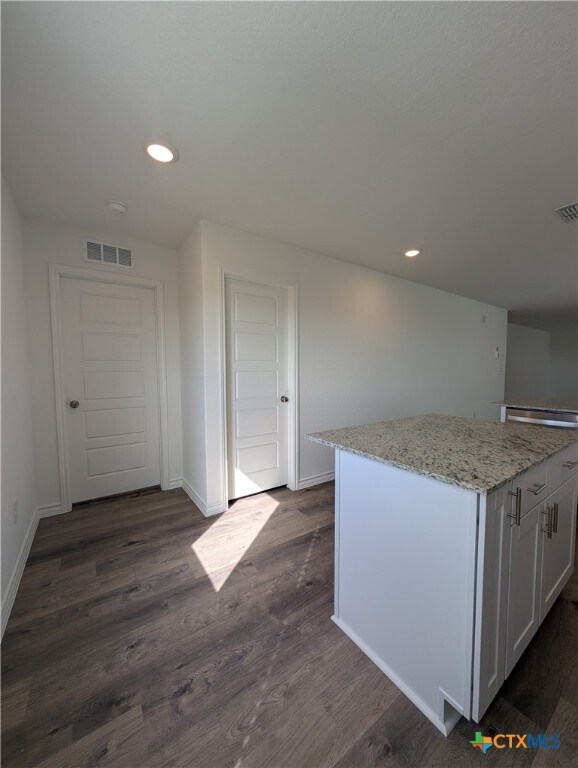 Building Photo - 862 Bluegrass Pt