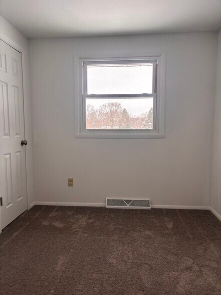 2nd bdr - W557 Mary Ln